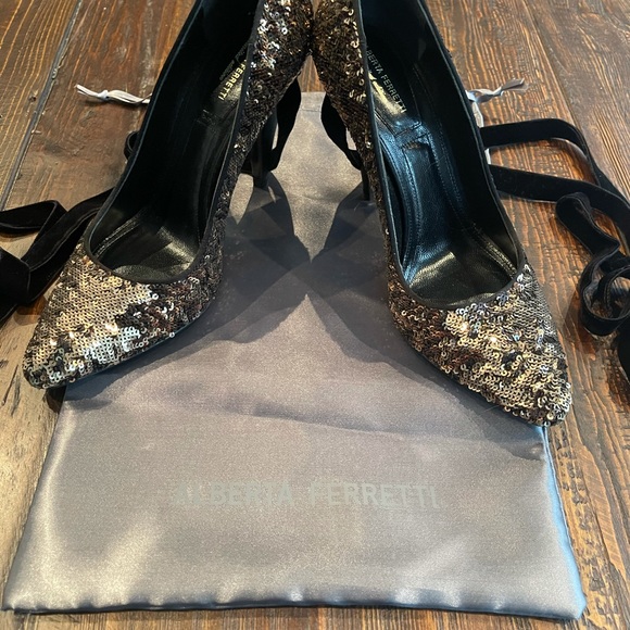 NWOT Alberta Ferretti Limited Edition Sequin Pumps - Picture 2 of 14